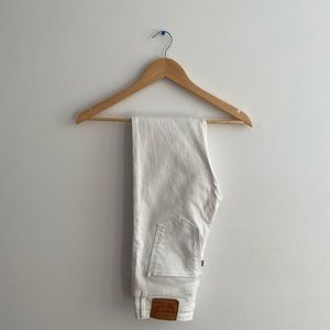 Levi’s Mile High Super Skinny in white